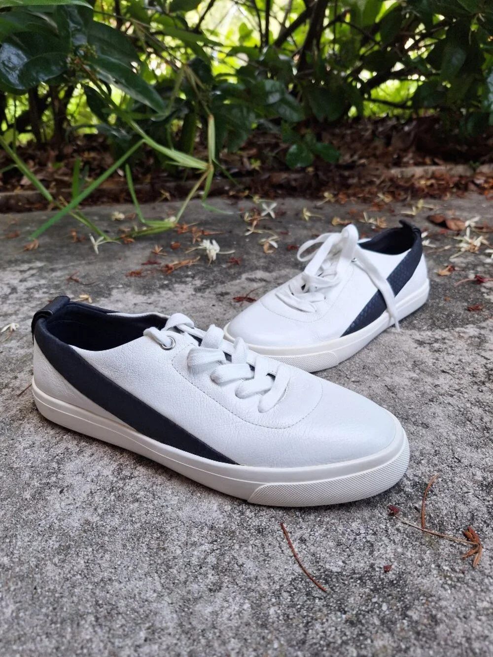 Antonio Melani  White leather Sneakers 8M Black lizard Grain Stripe